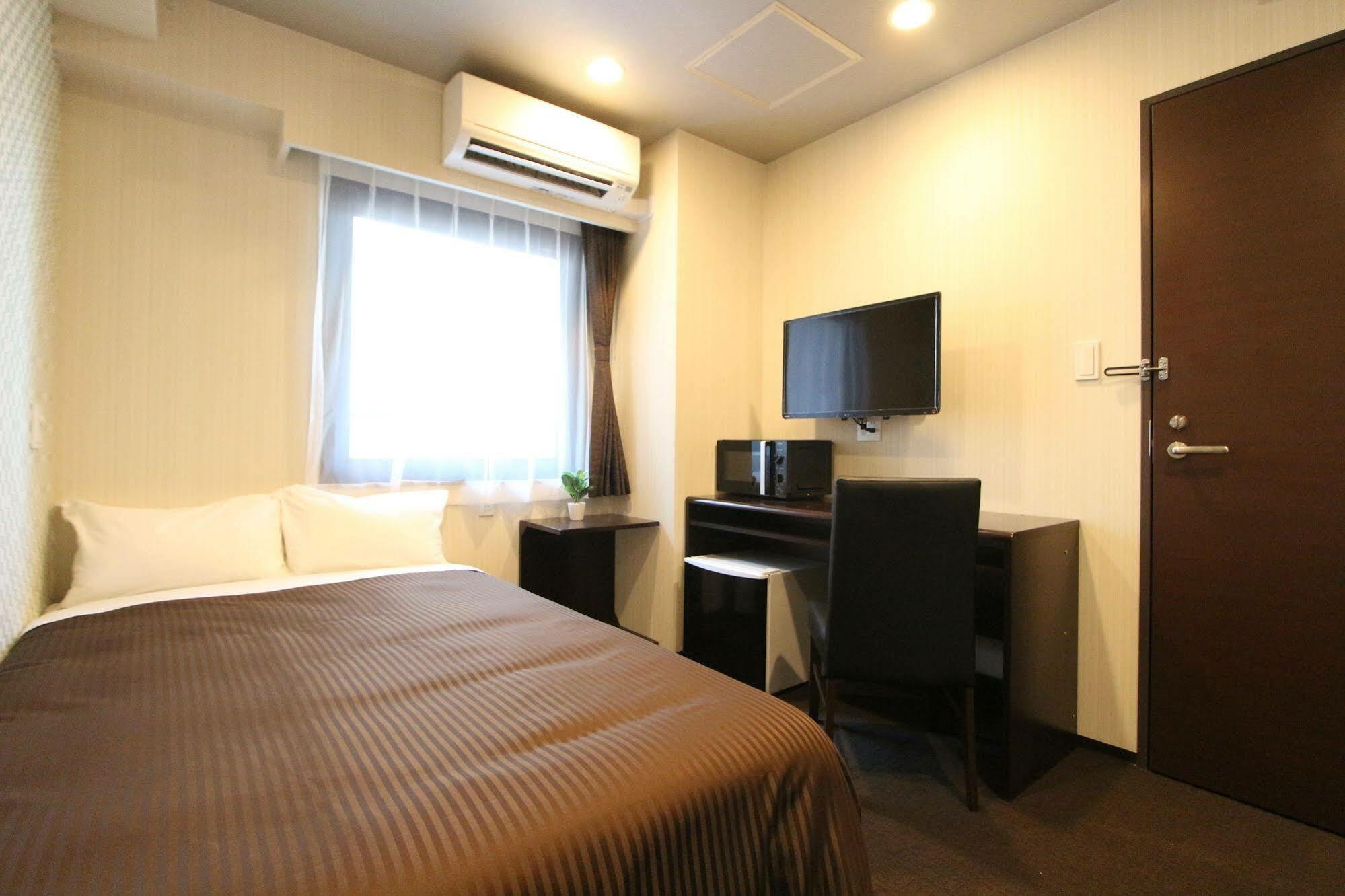 Livemax Nihonbashi Hakozaki 3* Tokio